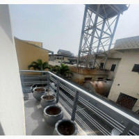 3bdrm Apartment in Akin Adesola for rent