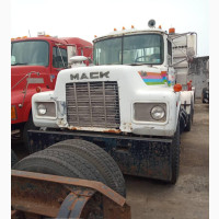 Mack Truck R Model - Great Deal
