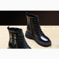 Ladies Shoe