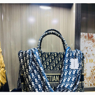 CHRISTIAN Dior Handbags Only