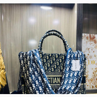 CHRISTIAN Dior Handbags Only
