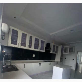 Luxurious Modern Kitchen Cabinet
