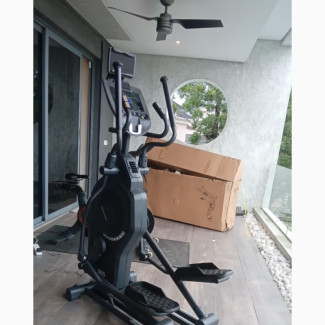 Commercial Elliptical Cross Trainer