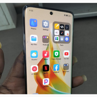 Oppo Reno8 5G 256 GB Black - Neatly Used with Charger