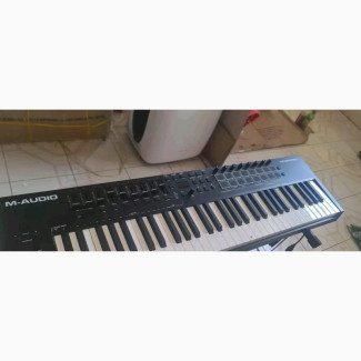 M Audio Oxygen Pro 61 - Brand New Electronic Keyboards