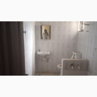 3bdrm Shared Apartment in Igboefon, Lekki Phase 1 for rent
