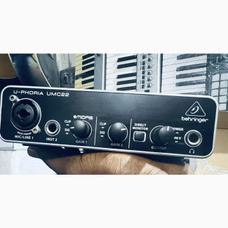 Behringer UMC22 Audio Interface
