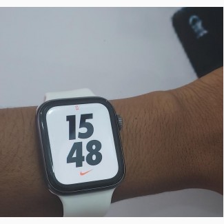 Apple Watch Series 4 - Affordable UK Used Smart Watch