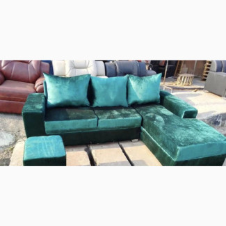 A 6 Seater Sofa With Center Puff