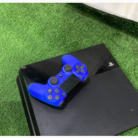 Ps4 With One Pad and Games Inside