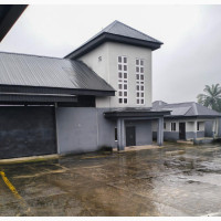Warehouse Measuring 205sqm With an Office Space on 2 Floors