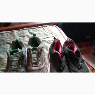 2 Pairs of Unisex Sports Shoes for Sale