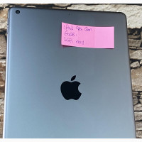 Apple iPad Wi-Fi 64 GB Gray