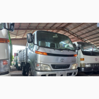 Toyota Dyna 100. 2RZ Petrol Engine Four Tyres