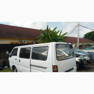 Mitsubishi L300 2004 White