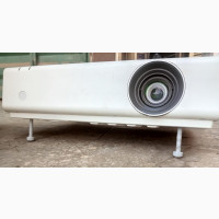 Affordable, Clean and Bright Sanyo Projector
