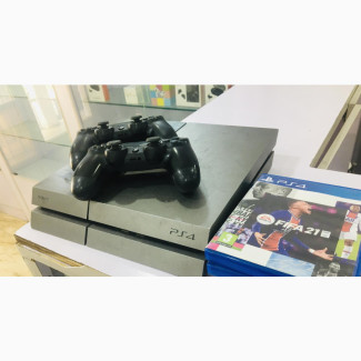 Playstation 4 Fat With 2pads and 3 Cd Games