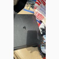 Ps4 Slim 1 Tb With 4 CDS and 8 Downloaded Games