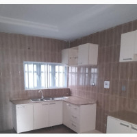 3bdrm Block of Flats in Miracle Avenue, Sangotedo for rent