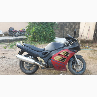 Suzuki 2000 Black - Well Maintained Sport Bike