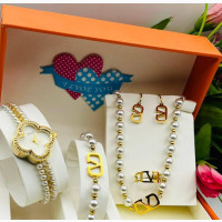 Brand New Ladies Set Watch