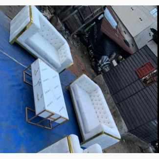 Quality 6 Seater Upholstery Padded Set of Chair With Table