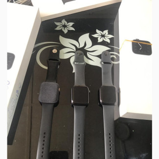 Apple Watch Series 5 44mm - Perfect Condition