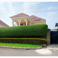 4bdrm Duplex in In An Estate Close, Life C for rent