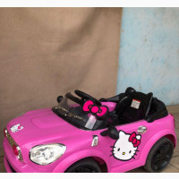 Dynacraft Hello Kitty 6v Karaoke Car Bat