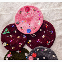 Stylish Crochet Berets for a Glamorous Look