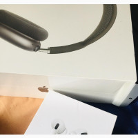 Apple Airpods Pro Brand New.U.S