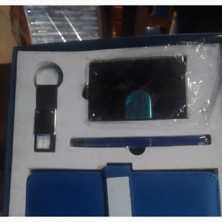 Classy Leather Wallet and Keyholder