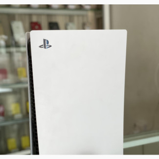 UK Used PS5 Console and 1 Pad Up for Grabs