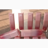 Glossy Lip Gloss - Shade DIELS