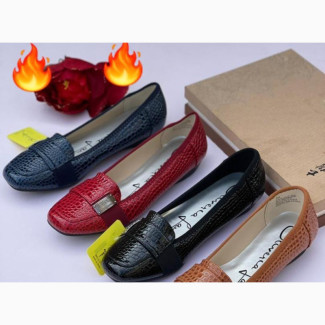 Elegant Ladies Flat Shoes for All Occasions