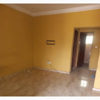 3bdrm Block of Flats in Alakia for rent
