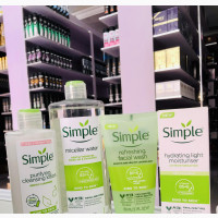 Simple 4 in 1 Set With Hydrating Light Moisturiser