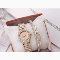 Zarry Stud Female Round Faced Wristwatch Crown Bracelet