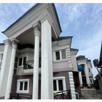 3bdrm Apartment in Sholeye Cresent, Surulere for rent