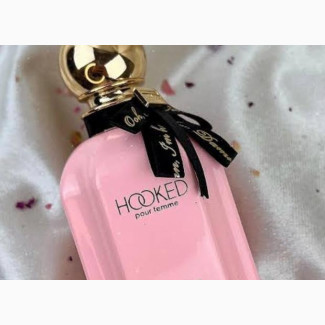 Hooked Pour Femme