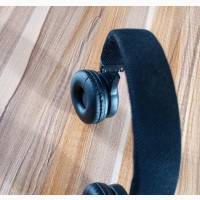 JBL Live Bluetooth Headphone - Neatly Used