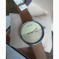 Stylish Keep Moving Leather Strap Watch
