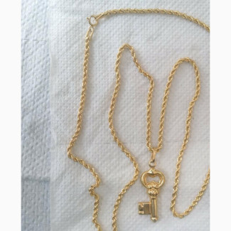 Brand New ITALY 750 Gold Necklace Twist Wi Key Pendant