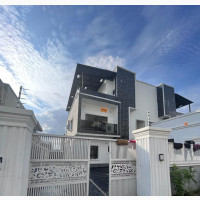 4bdrm Duplex in Life C for sale