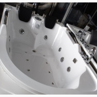 Corner Jacuzzi