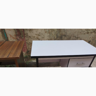 White Office Table (3.5ft by 2ft by 3ft)