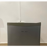 Hisense Bedside Refrigerator - Perfect for Bedrooms, Dorm Rooms, and Offices