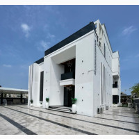 Luxury 6 Bedroom Mansion in Private Estate Osapa, Lekki for Sale