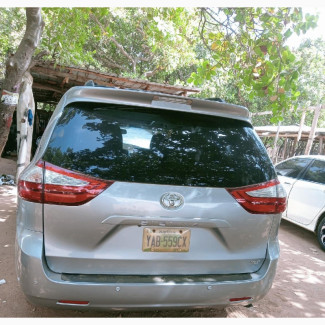 Toyota Sienna 2015 Silver