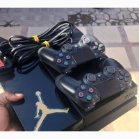 Super Neat UK Used PS4 Fat with 2 Controllers - Game Consoles